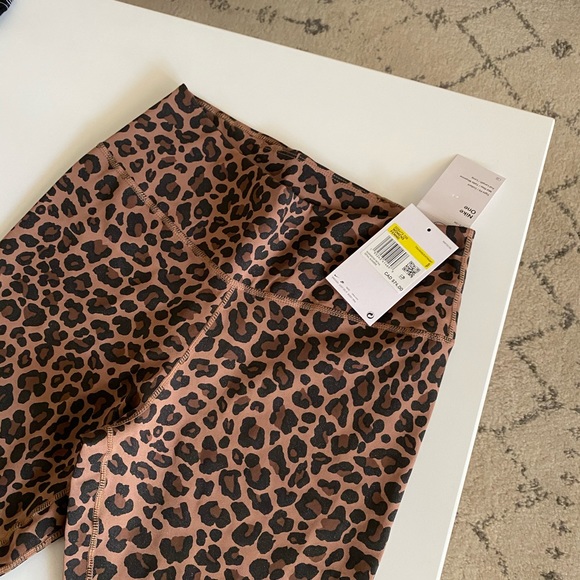 ❌SOLD Nike One Leopard Leggings - Picture 7 of 7